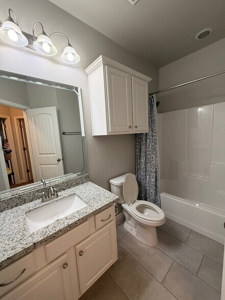 Building Photo - 2017 Boise Dr