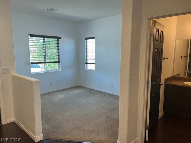 Building Photo - 10862 Knickerbocker Ave