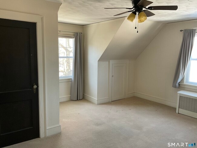 Building Photo - 405 Mohegan Ave Pkwy