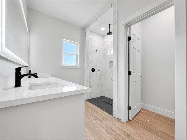 Building Photo - 6222 Sadie St