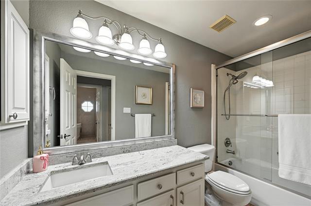 Building Photo - 643 Aspen Ct