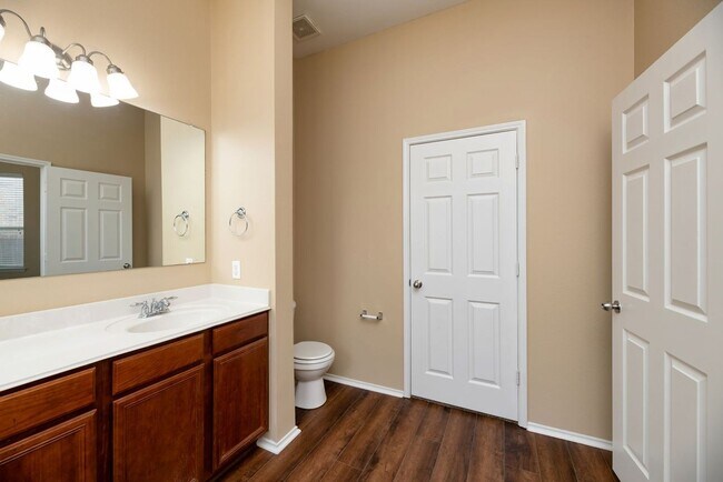 Building Photo - 2510 Sedona St