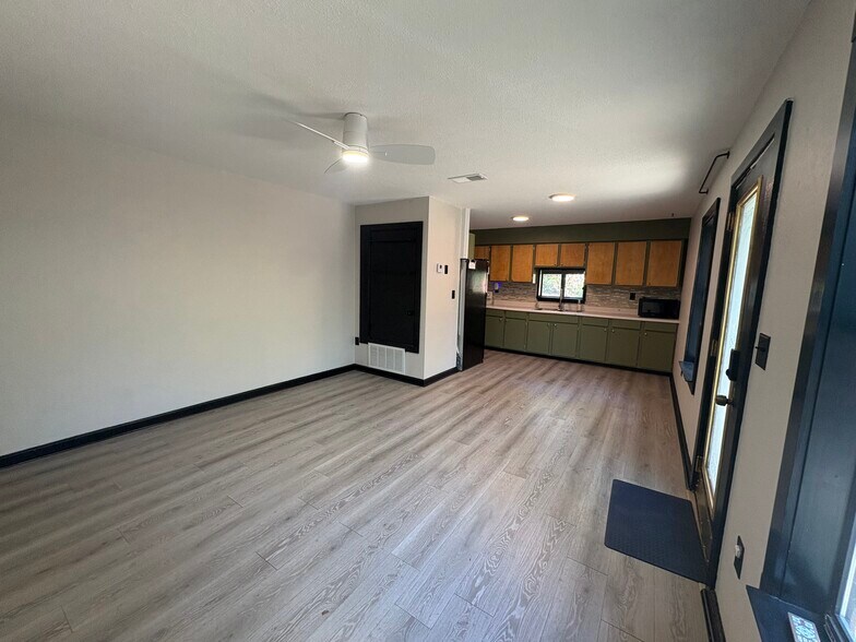 Living Room - 613 E Williams Ave