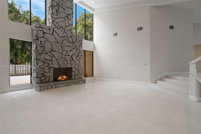 Building Photo - 8881 N Lake Dasha Dr