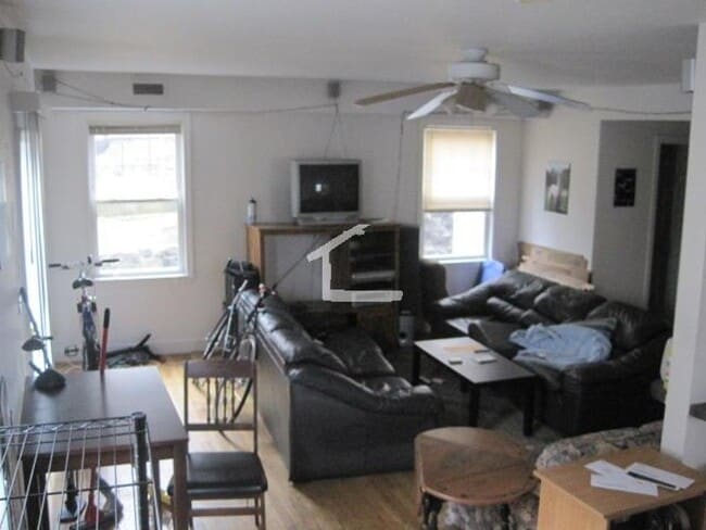 Building Photo - Nice 4 bed in Allston