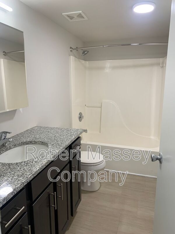 Building Photo - 2745 Grinstead Dr