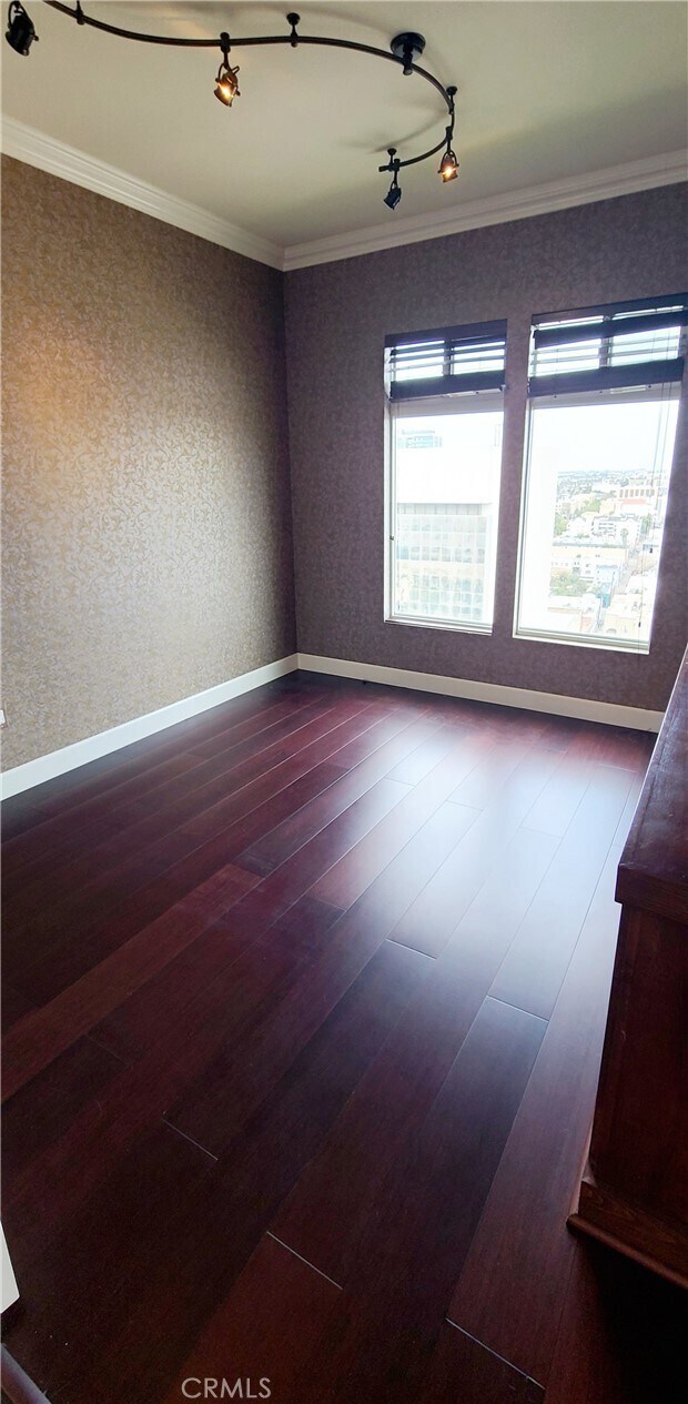 Building Photo - 488 E Ocean Blvd