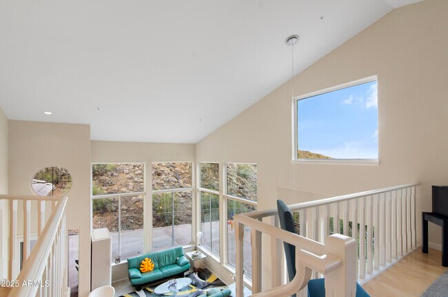 Building Photo - 126 W North Ln