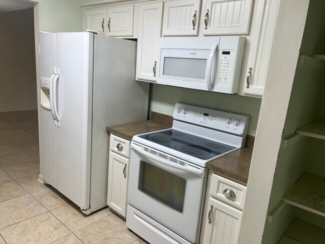 Building Photo - 5 Rivermist Ln