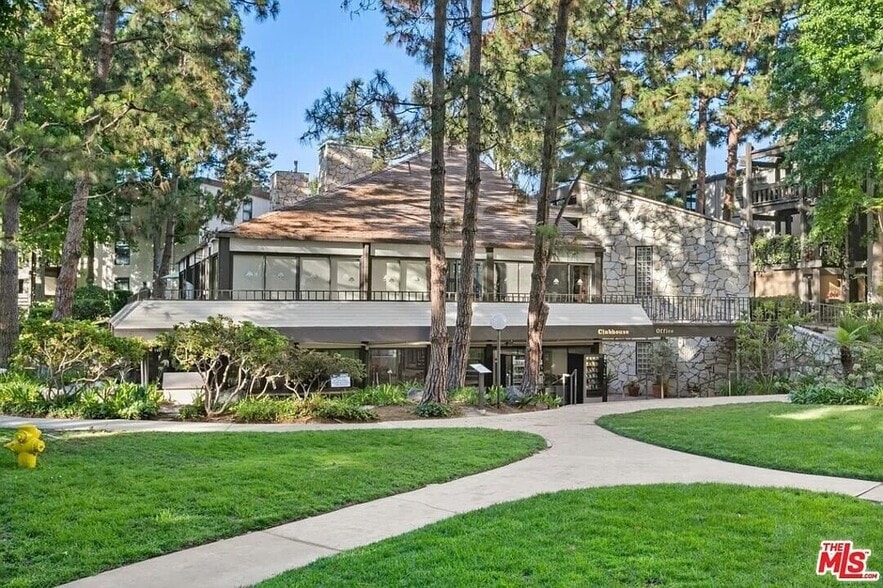 Community Clubhouse - 7765 W 91st St