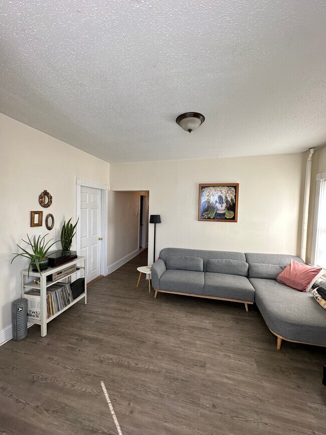 Building Photo - 117 Hanover St