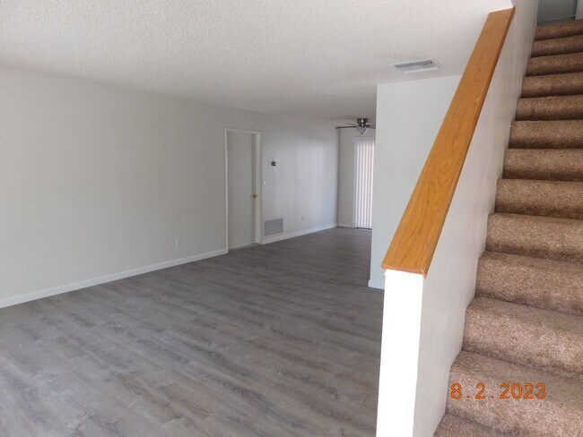 Building Photo - PER633