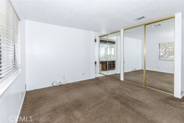 Building Photo - 43111 Weyand Ct