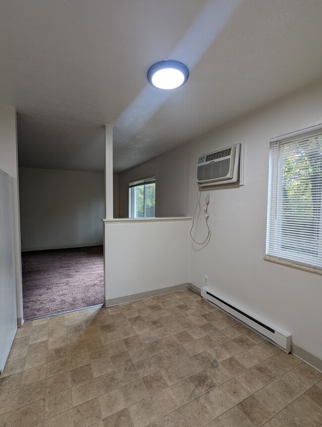 Building Photo - 345 Hampshire Dr