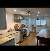 Building Photo - 2513 Henderson Rd