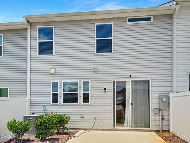 Building Photo - 136 Kobus Ct