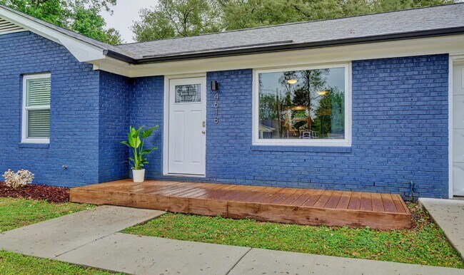 Building Photo - 4618 Trafalgar Rd