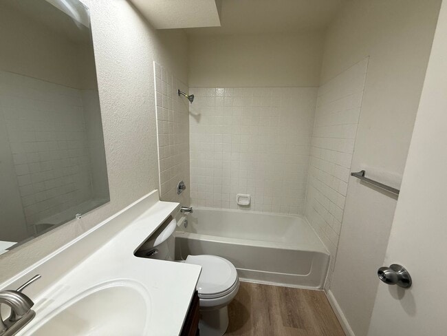 Building Photo - 9256 Colonsay Way