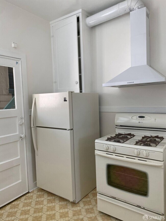 Building Photo - 614 Funston Ave