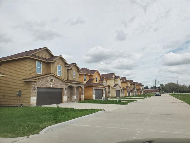 Building Photo - 11123 Beverley Pk St