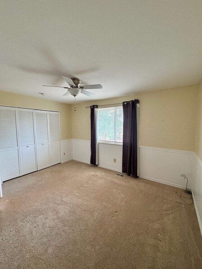 Building Photo - Spacious 4-Bedroom House Near Open Space in Heatherwood, Boulder