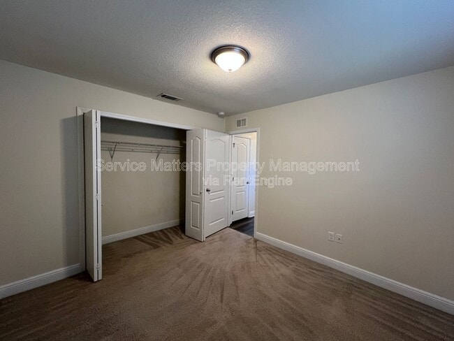 Building Photo - 7037 Season Dr