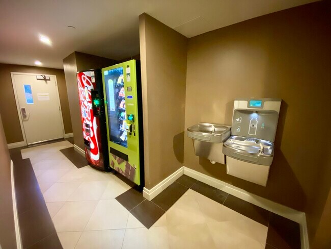 Building Photo - 2451 Midtown Ave