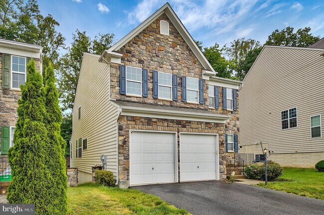 Building Photo - 3461 Eagle Ridge Dr