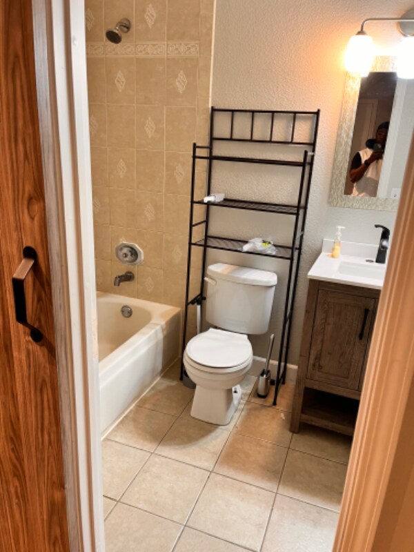 Building Photo - 4762 Greenholme Dr