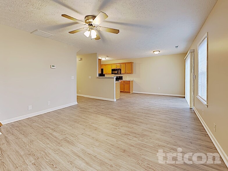 Building Photo - 1256 Lasalle Dr