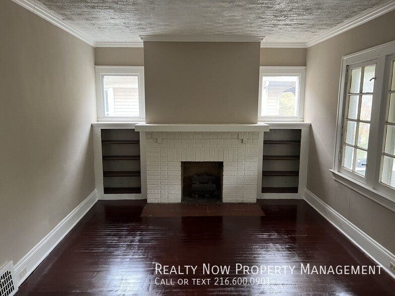 Building Photo - 3346 Desota Ave