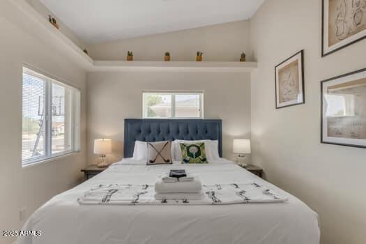 Building Photo - 6821 E Palm Ln