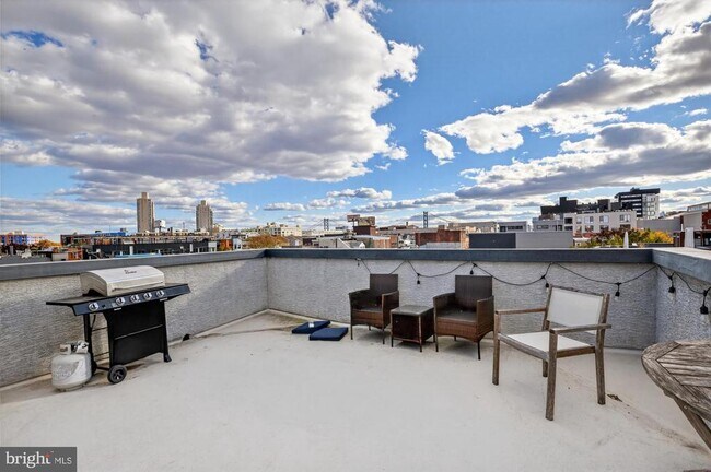 Building Photo - 946 N 2nd St