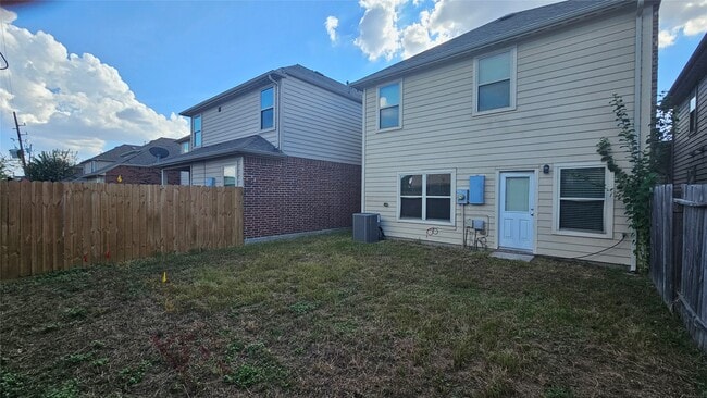 Building Photo - 17030 Amarose Dr
