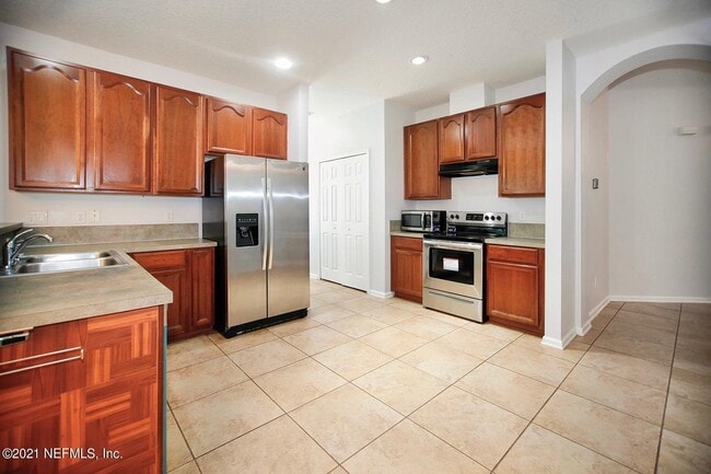 Building Photo - 6466 Ginnie Springs Rd