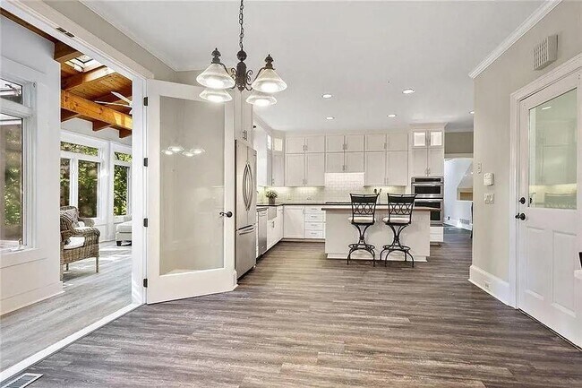 Building Photo - 930 Manchester Pl NW