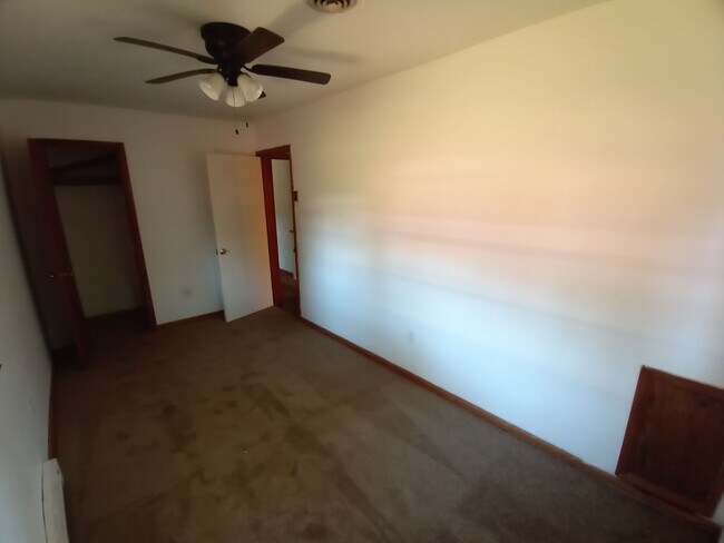 Building Photo - 1346 Strand St