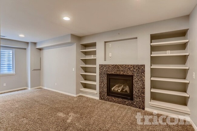 Building Photo - 4565 Larksong Dr