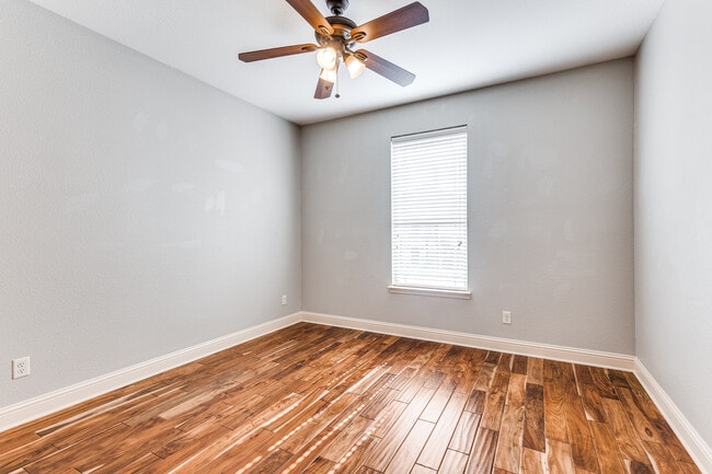 Building Photo - 2712 Merida Ave