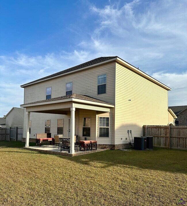 Building Photo - 201 Deven Ct