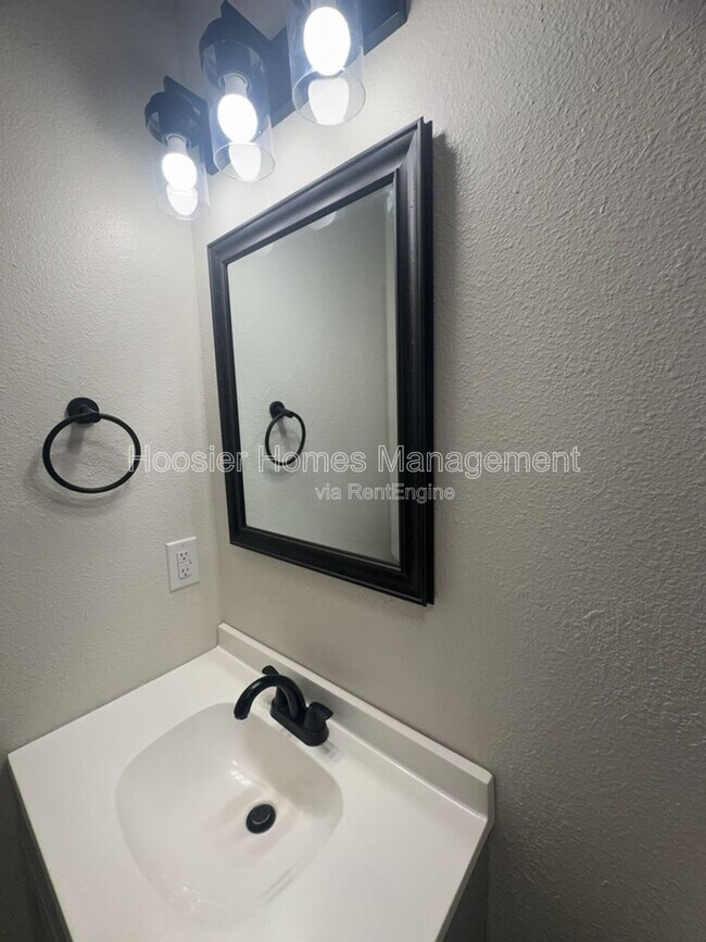 Building Photo - 12653 Loyalty Dr