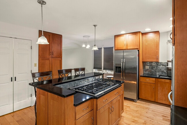 Building Photo - 770 Trenton Ave