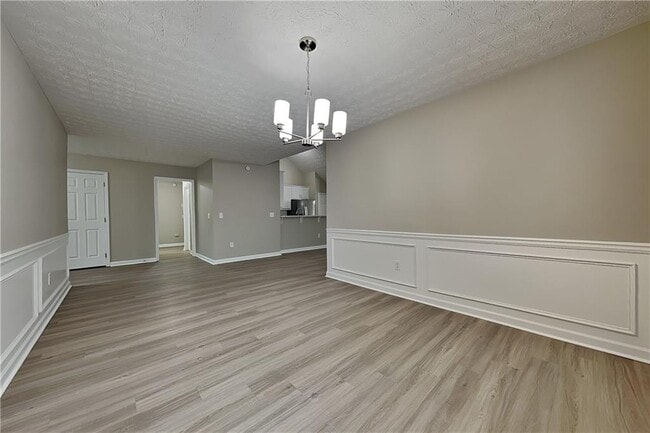 Building Photo - 230 Lake Valley Dr SW