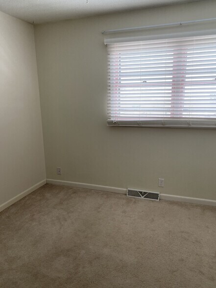 Building Photo - 14706 Harvey Oaks Ave