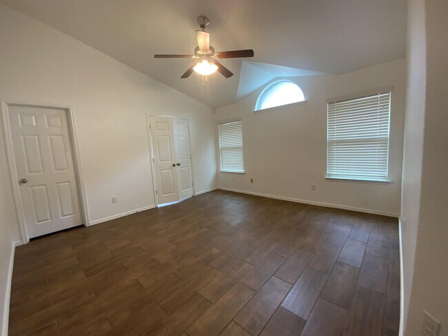 Building Photo - 6709 Mustang Creek Rd