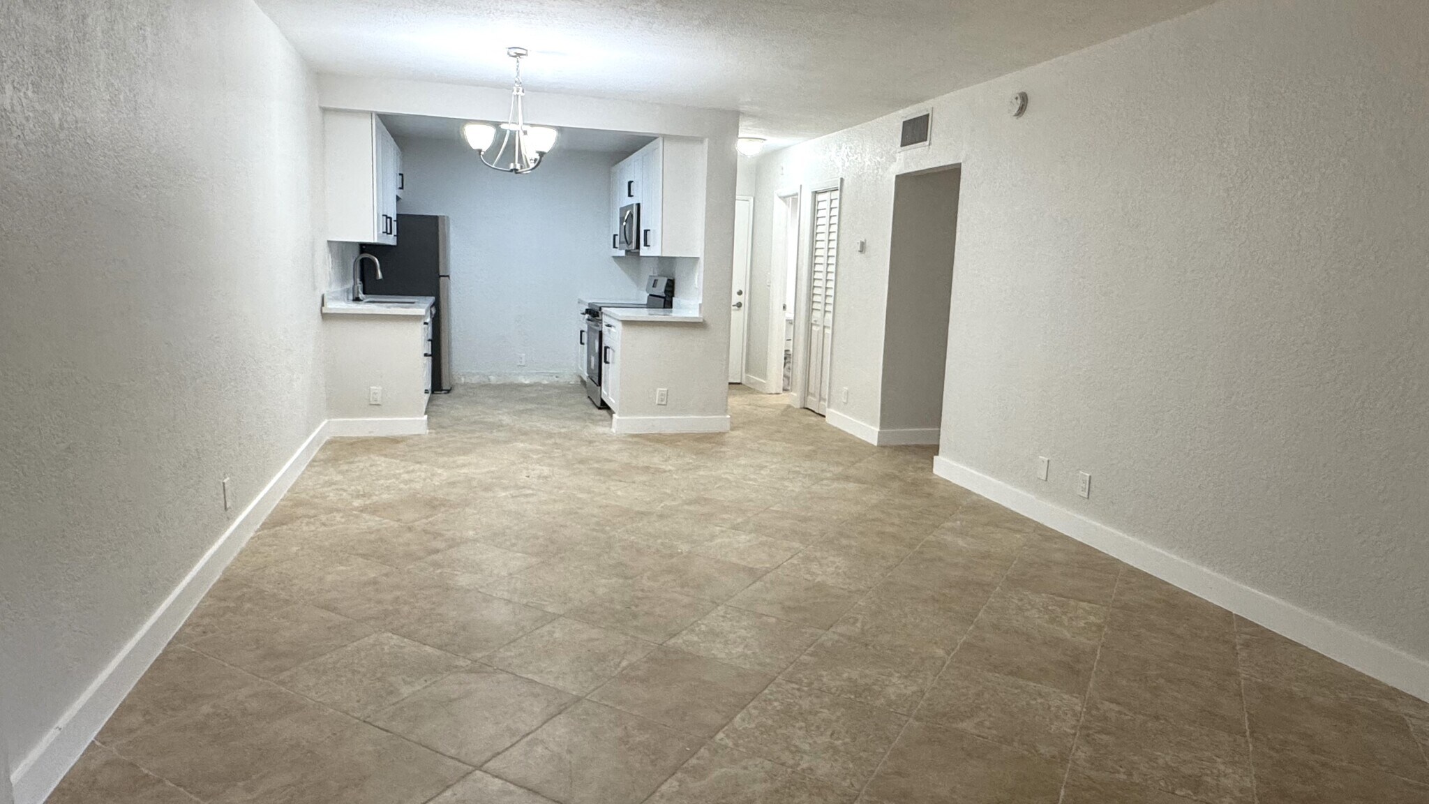 Building Photo - 760 SE 2nd Ave