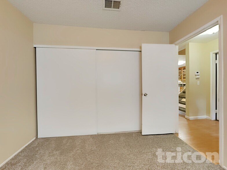 Building Photo - 602 Chyrl Way