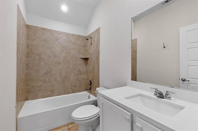 Building Photo - 222 Red Oak Dr