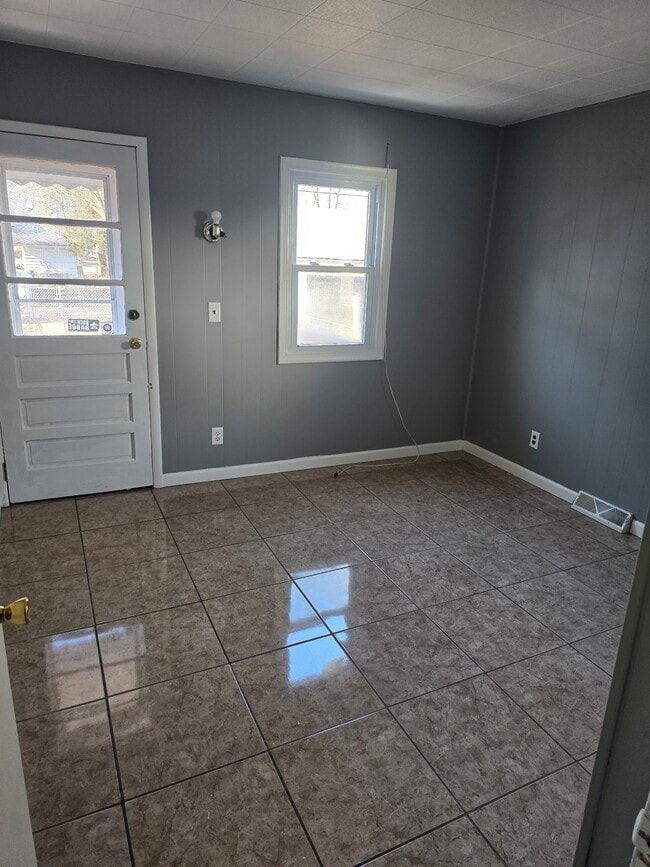 Building Photo - 2205 N Maryland Ave