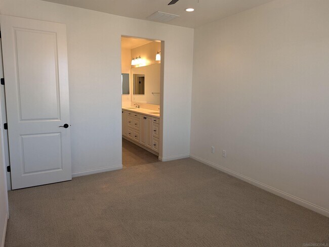 Building Photo - 16045 Veridian Cir